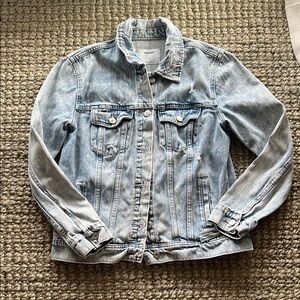 Old Navy Light Blue Denim Jacket size Medium